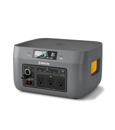 Комплект Зарядно устройство Biolite BaseCharge 1500 + 2 x Соларен панел BioLite Solarpanel 100 + Кабел BioLite 12V Car Charging Cable 10 FT + Кабел BioLite 4 X 1 Solar Chaining Cable